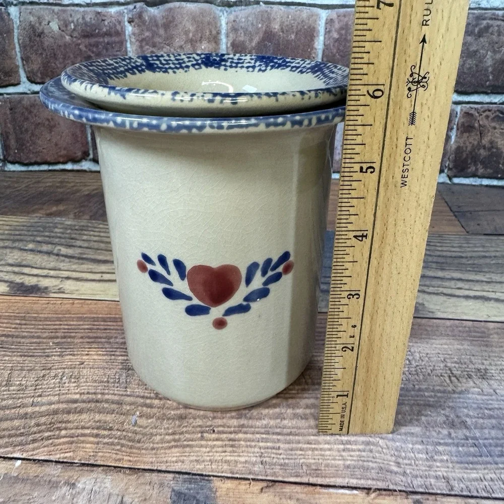 VTG Ceramic Dip Crock Chiller Server 2 pc Farmhouse Red Heart Blue Sponge Design